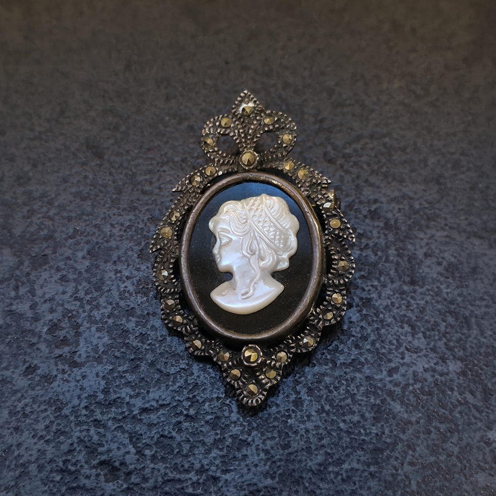 Vintage Cameo Onyx And Mother Of Pearl 925 Thai W Brooch And Pendant
